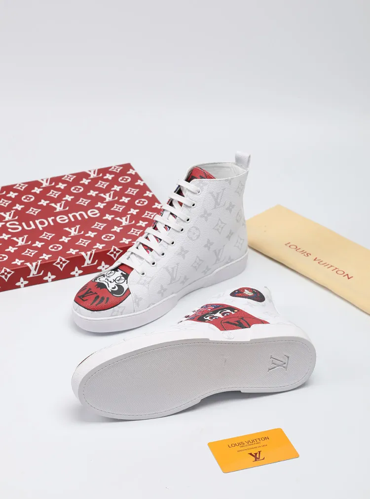 Factory price: 400💰 [LV] Animal series limited edition high-top sports shoes for men, L classic print, new autumn and winter style, original replica, 1:1 Counter quality, the fabric is Italian 🇮🇹 imported cowhide ➕🇮🇹 pure sheepskin lining ➕ original outsole, 🔍🔍 high quality, you can go in and out of the counter at will, welcome to compare, the outsole line will never be unglued, all sellers are welcome to sell in the picture above, can be shipped in one piece, code number: 38-44 (45 codes can be customized)